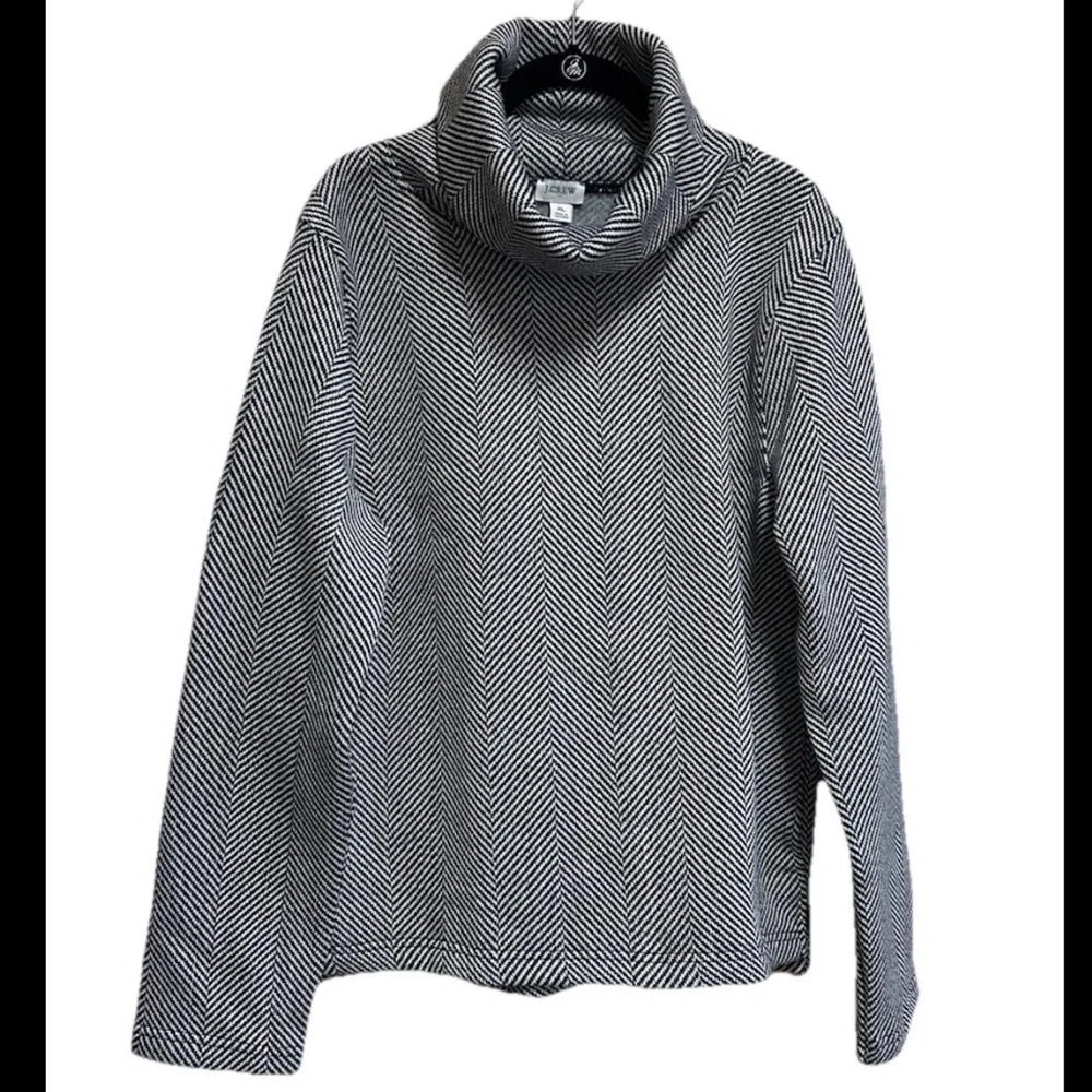 J. Crew Pullover Top Size XL Black White Herringbone Fleece Funnel Neck - Picture 4 of 6